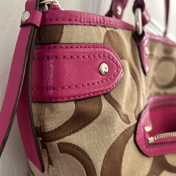 Coach Tote Shoulder Bag - Picture 13 of 13